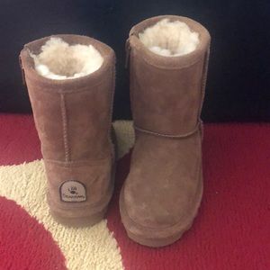 Toddler bear paw boots
